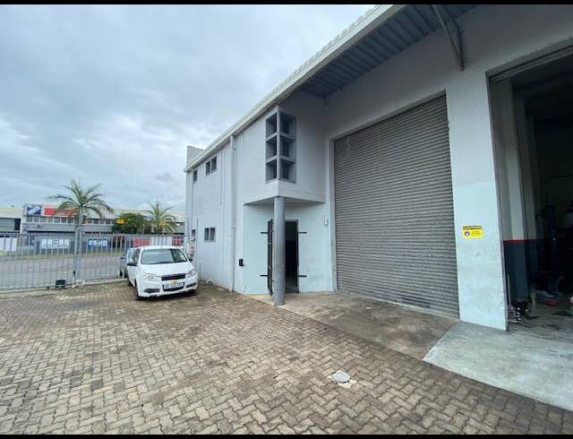 250M² WAREHOUSE TO LET IN SPRINGFIELD